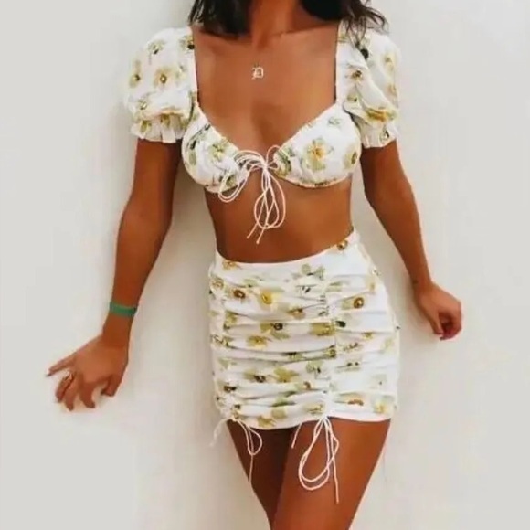 O.Vianca Dresses & Skirts - FINAL CHANCE Avianca mini floral skirt with adjustable drawstrings